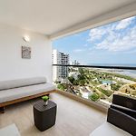 Sunset Oceanfront Studio