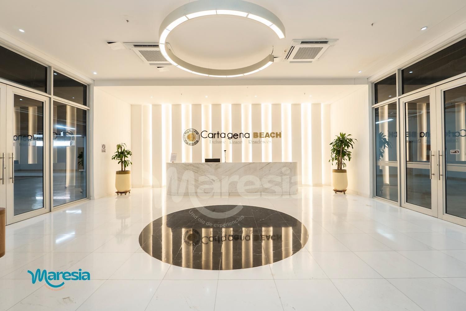 Sunset Oceanfront Apartamento
