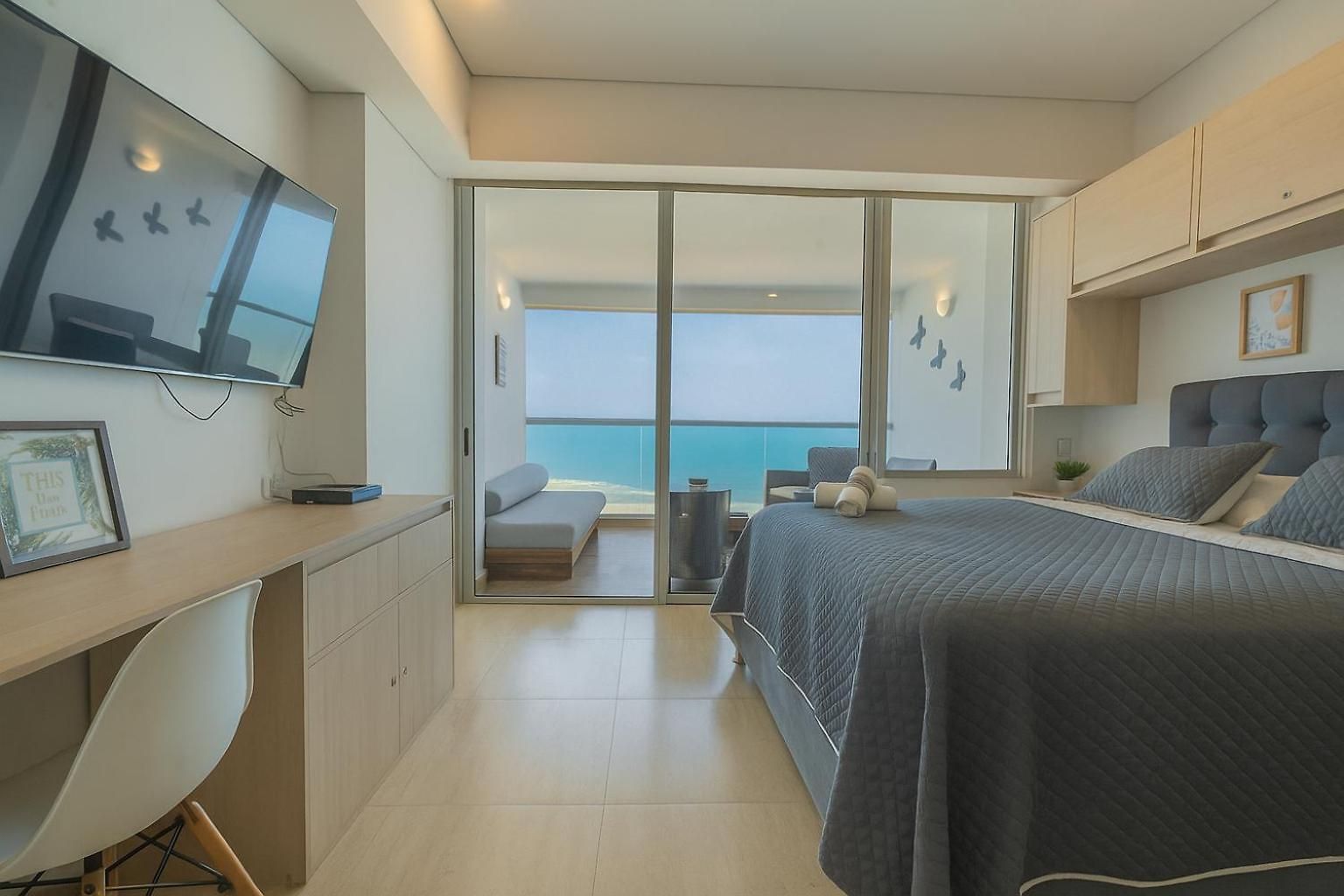 Sunset Oceanfront Cartagena