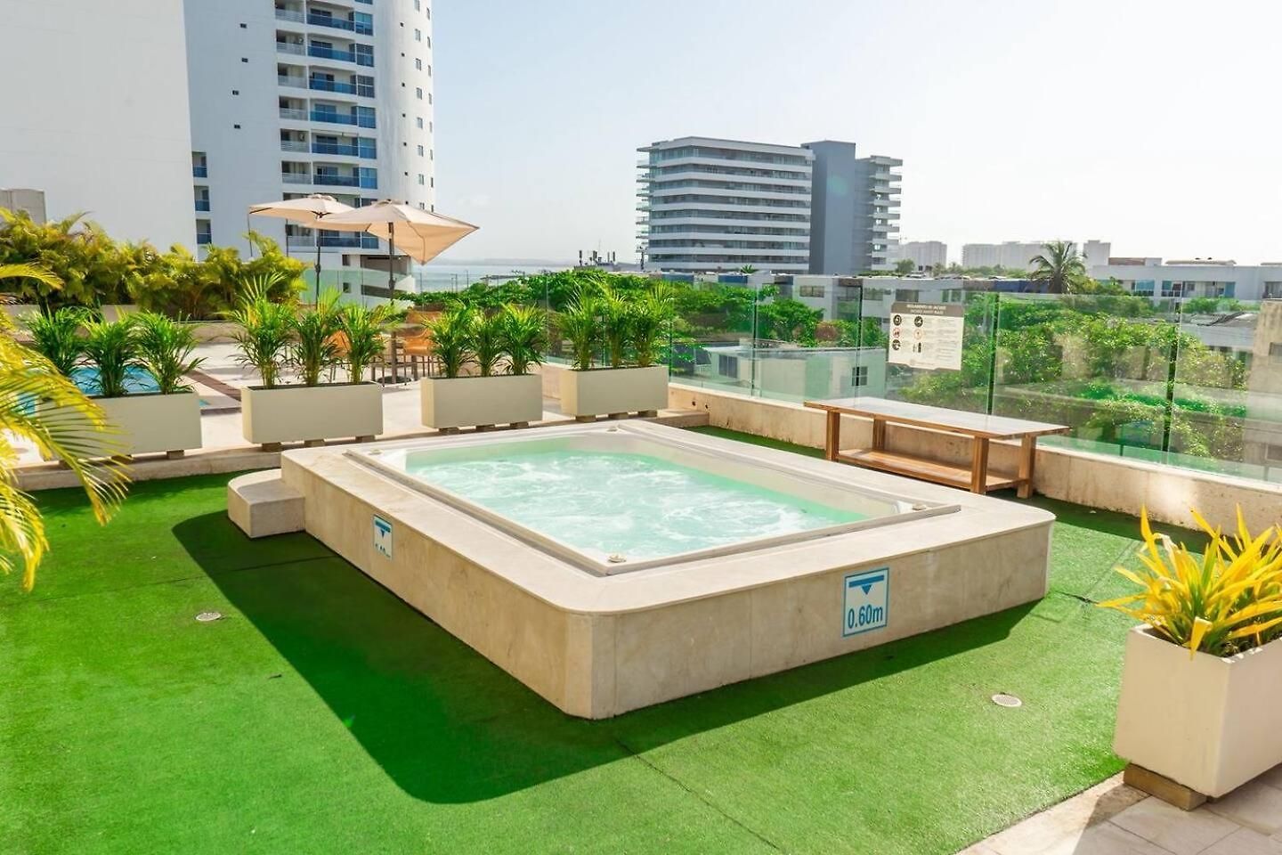 Sunset Oceanfront Apartamento