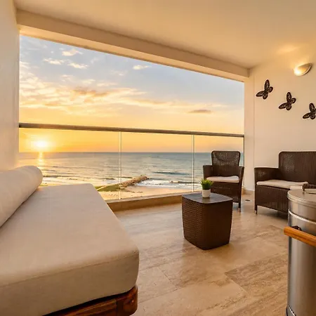 Sunset Oceanfront Apartamento *